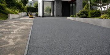 PU-ASPHALT AUF PFLASTER ODER BETON: WANN EINE SANIERUNG OHNE KOMPLETTEN RÜCKBAU FUNKTIONIERT